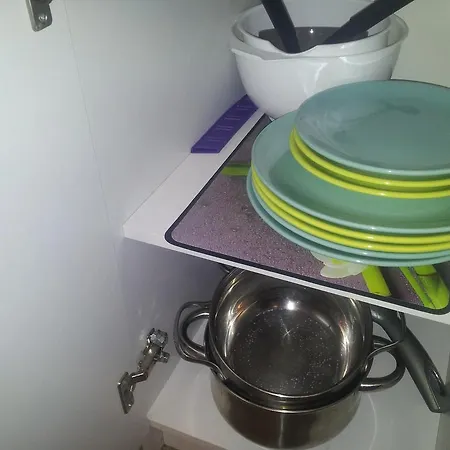 Cozy With Garden Apartamento