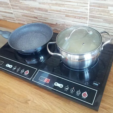 Cozy With Garden 公寓 *