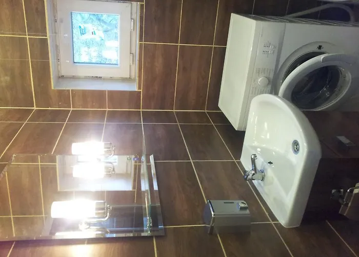 Cozy With Garden Appartamento Danzica