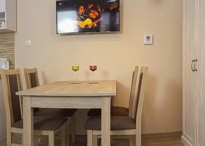 Cozy With Garden Apartament